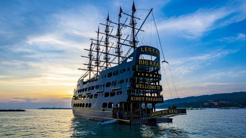 Alanya: All Inclusive Luxury Boat Trip w/ Optional Free Time - Buffet lunch with drinks on board