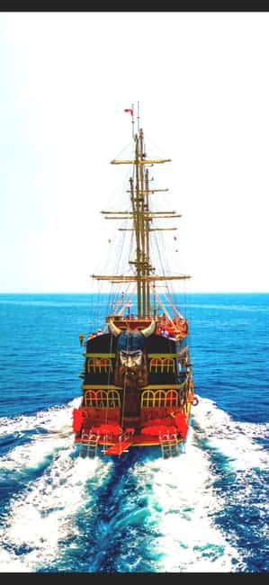 Alanya: Biggest Pirate Boat Tour with Soft Drinks and Lunch - Cruising the Mediterranean coast for another 70 minutes