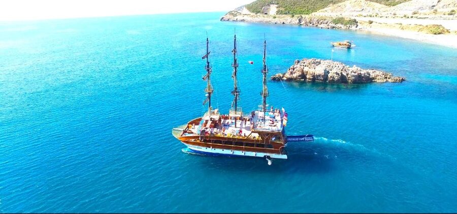 Alanya: Catamaran Boat Trip with Sunbathing and Swimming - Key points at a glance
