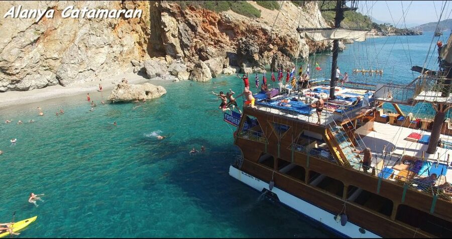 Alanya: Catamaran Boat Trip with Sunbathing and Swimming - What kind of boat day is this?