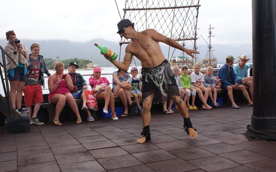 Alanya: Catamaran Boat Trip with Sunbathing and Swimming - Devil Cave and the chance of dolphins