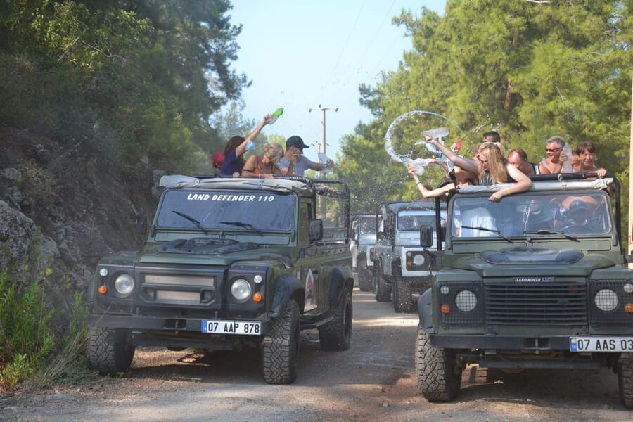 Alanya: Dim River, Dim Cave, and Kestel Jeep Tour with Lunch - Inside Dim Cave for 200 Turkish lira