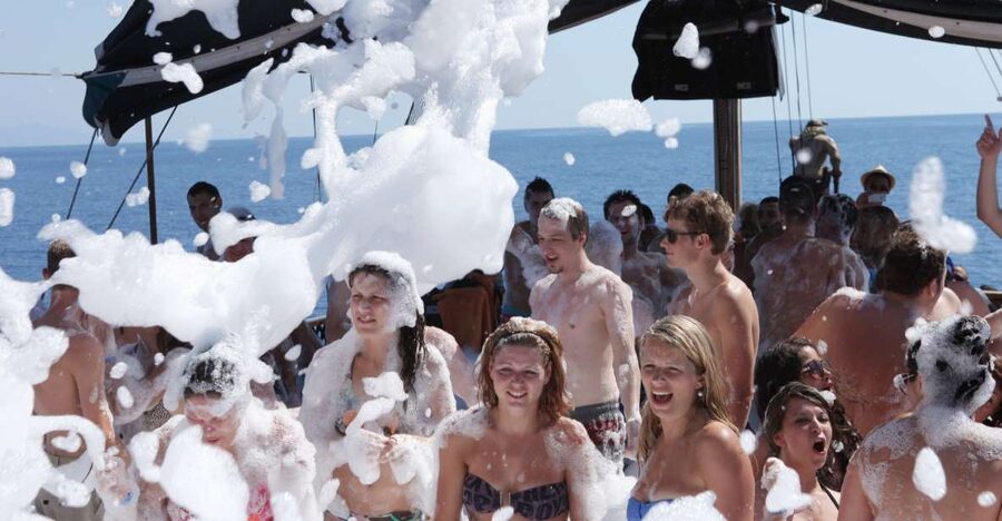 Alanya: Disco Boat Tour with Foam Party and Unlimited Drinks - Setting Sail From Alanya Harbor Before 10 AM