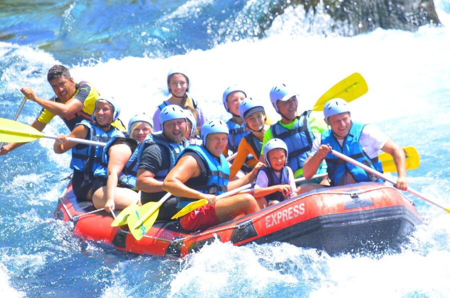 Alanya: Full Day Whitewater rafting with lunch and transport - Safety briefing and the first rapids