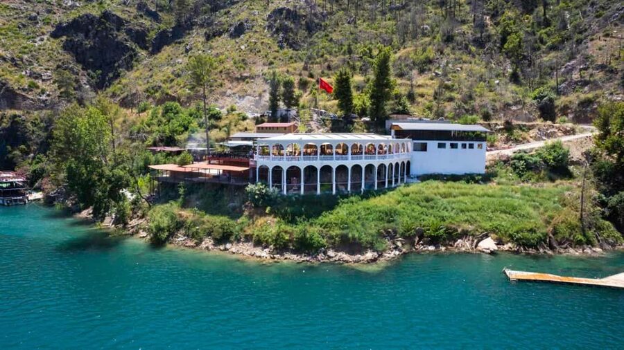 Alanya: Green Canyon Boat Tour with Lunch & Soft Drinks - Lunch beside the water