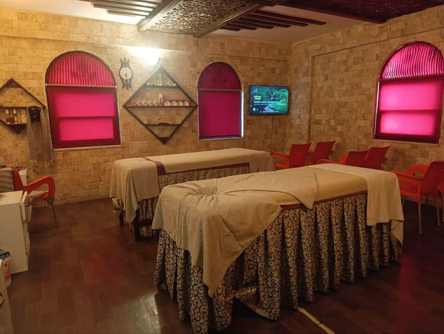 Alanya: Legendary Turkish Bath with Wine and Fruit Plate - Sauna and menthol room: the gentle opening