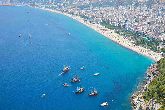 Alanya: Luxury Pirate Boat Tour with Foam Party - Lunch in the New Harbor