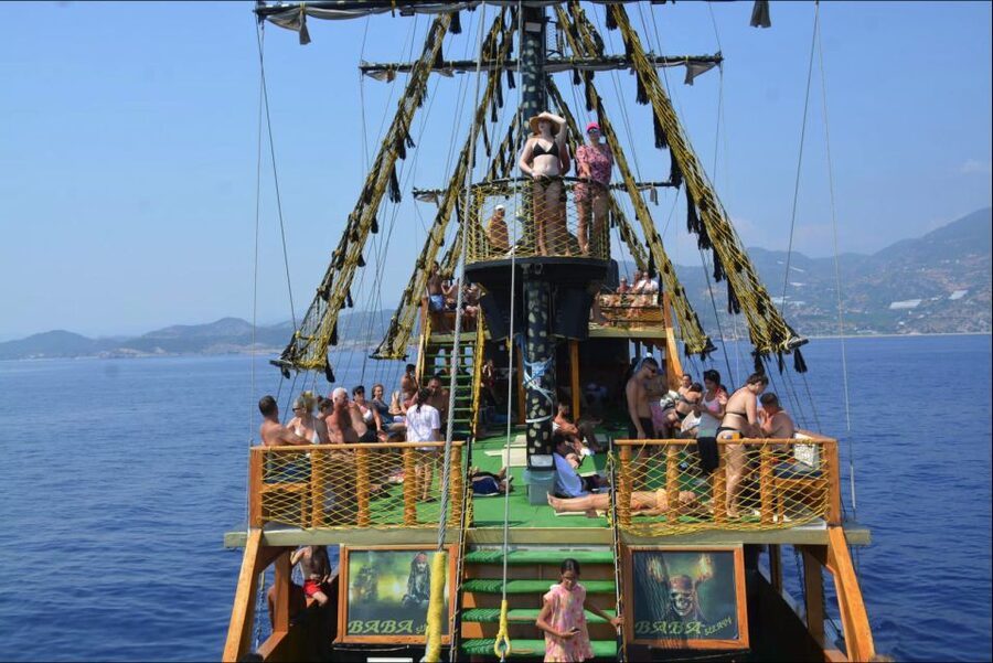 Alanya: Pirate Boat Tour w/ BBQ & Foam Party - Key points to know before sailing