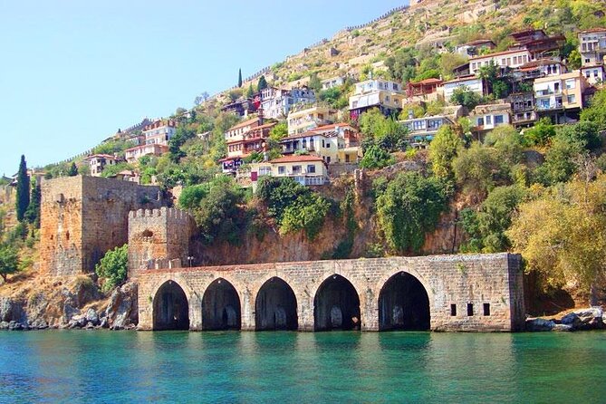 Alanya Pirate Boat Tour with Lunch, Soft Drinks & Transfer - Cleopatra Beach and the first major swim