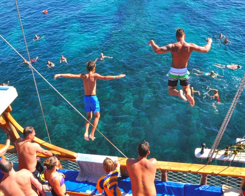Alanya: Pirate Boat Tour with Unlimited Soft Drinks & Lunch - Cleopatra Beach and Ulas Beach