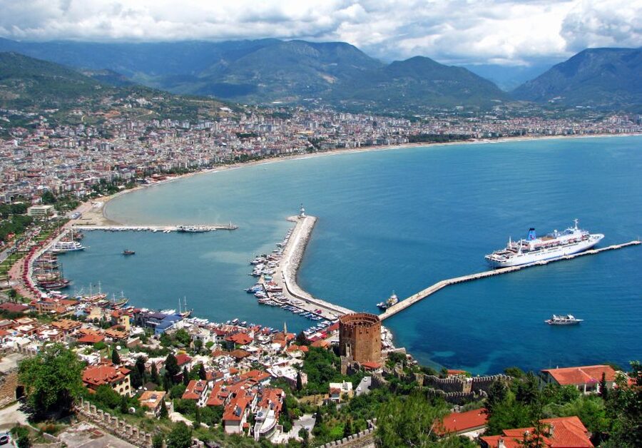 Alanya: Pirate Boat Tour with Unlimited Soft Drinks & Lunch - Getting to the harbor and starting the day