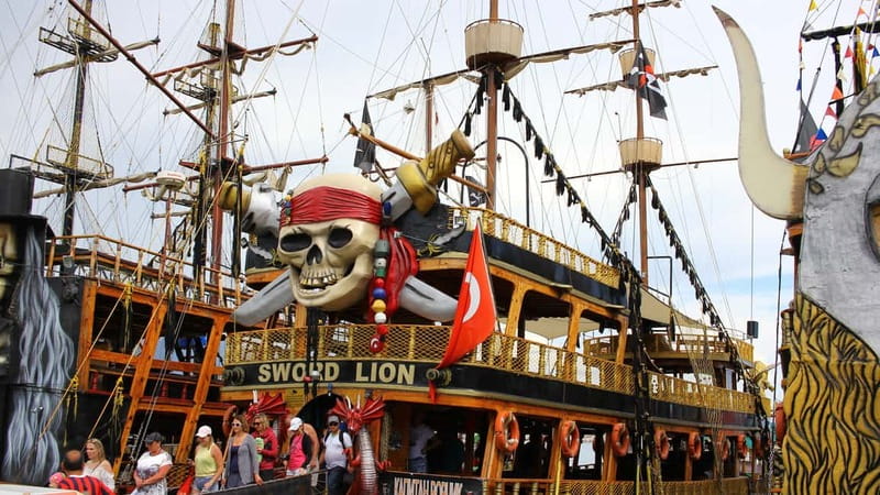 Alanya: Pirate Boat Trip with Lunch and Drinks - Pirates’ Cave, Lover’s Cave, and Phosphorus Cave