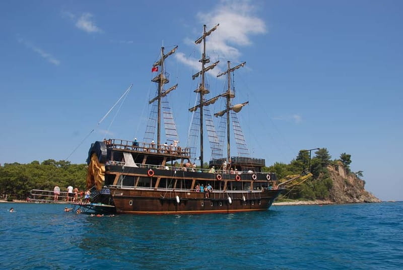 Alanya: Pirate Boat Trip with Meal, Drinks and Pickup Option - The first swim stop and the Mediterranean views
