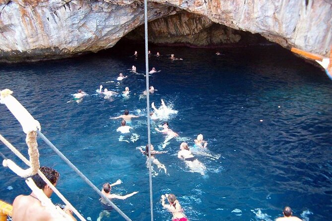 Alanya Pirate Boat Trip With Unlimited Drinks & Lunch - Should You Book It?