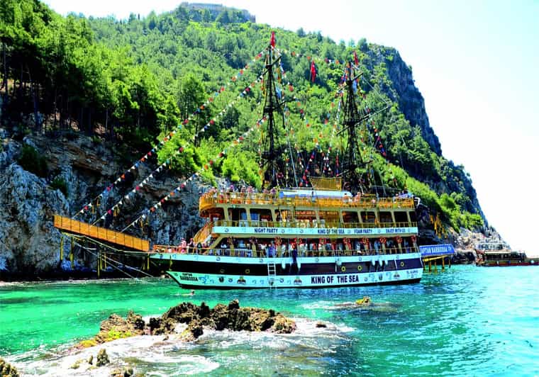 Alanya: Pirates Boat Trip with Lunch and Hotel Pickup - A pirate boat with a practical price