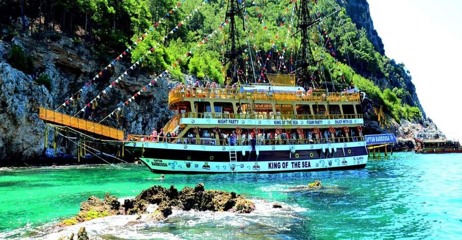 Alanya: Pirates Boat Trip with Lunch and Hotel Pickup - Hotel pickup across Alanya Province