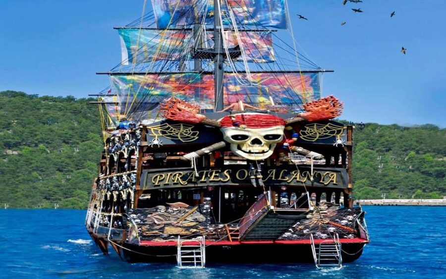 Alanya: Pirates of Alanya Boat Tour with Lunch and Drinks - Should you book the Pirates of Alanya Boat Tour?