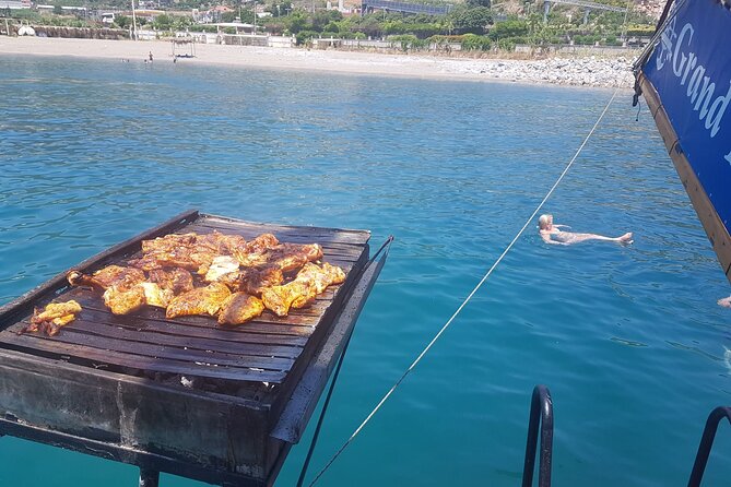 Alanya Relaxing Boat Tour with Lunch, Soft Drinks & Transfer - Lunch on board: tasty, simple, and limited