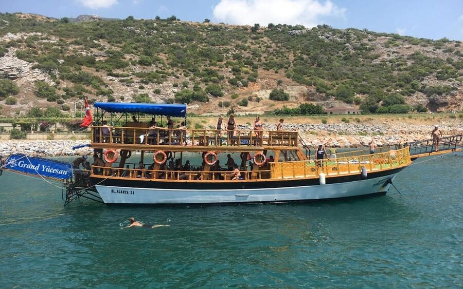 Alanya Relaxing Family Boat Tour Without Foam And Loud Music - A spacious boat with room to find your own corner