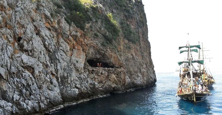 Alanya Relaxing Family Boat Tour Without Foam And Loud Music - Hotel pickup, the port, and getting aboard