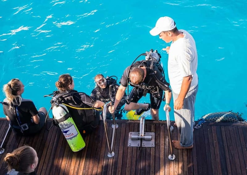 Alanya: Scuba Diving Tour With Lunch - Lunch while the boat moves between locations
