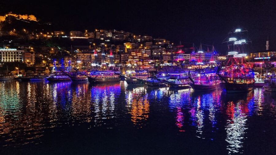 Alanya: Sunset Cruise with Dinner - Dinner near the new marina