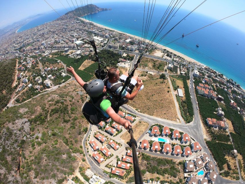 Alanya: Tandem Paragliding from 700m with Meeting or Pick Up - Twelve minutes above Alanya’s coast
