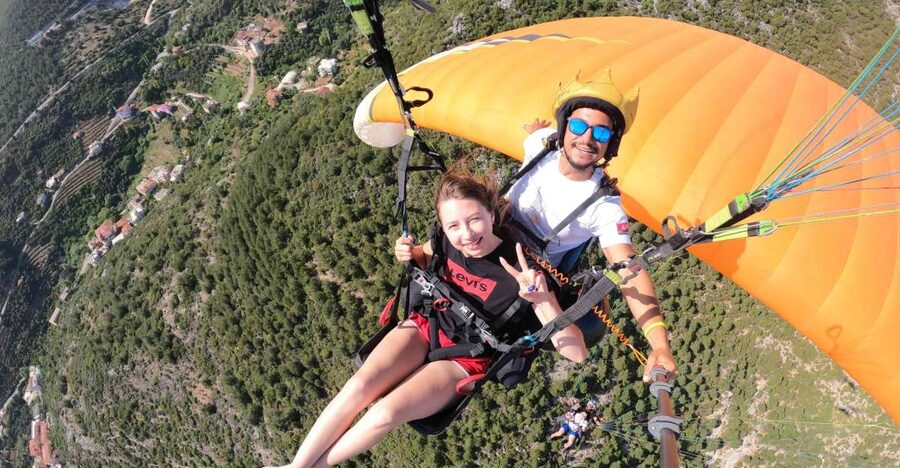 Alanya: Tandem Paragliding Over a Castle and the Sea - Landing on Kleopatra Beach