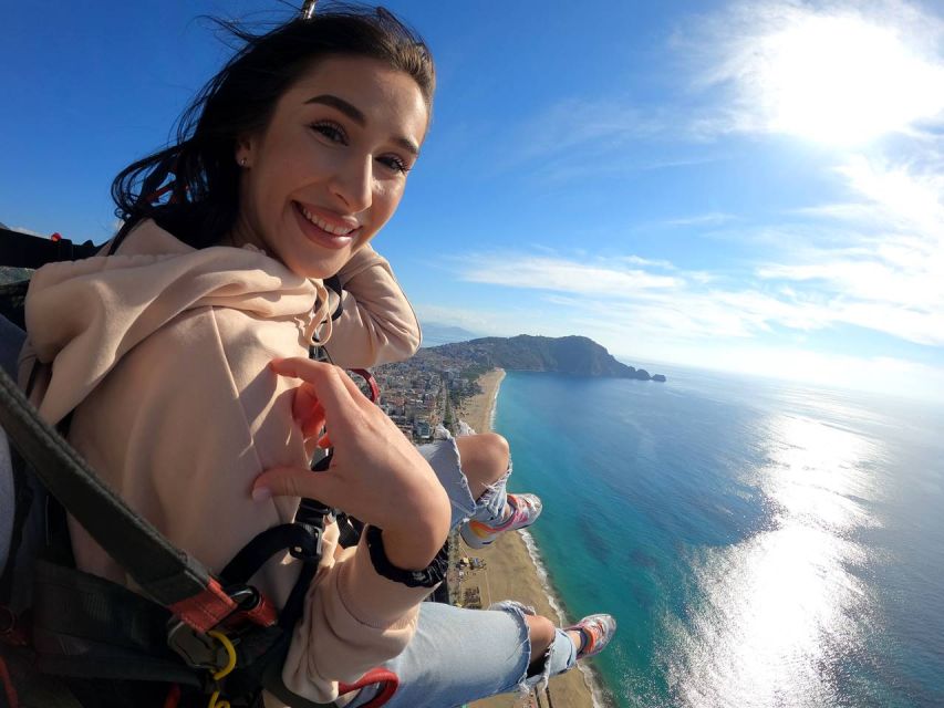 Alanya: Tandem Paragliding with Hotel Pickup - The safety briefing and the first few steps