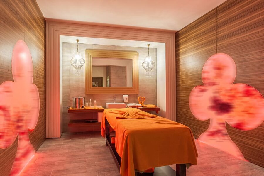 Alanya: Turkish Bath and Massage with Hotel Transfers - Face Mask and Turkish Tea Finish