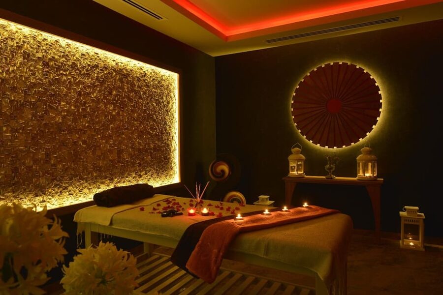 Alanya: Turkish Bath with Foam and Aromatherapy Massages - Crowds, privacy, and practical comfort
