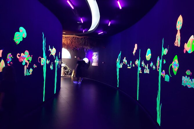Antalya Aquarium and Face to Face Wax Museum Private Transfer - Meeting more than 50 figures at Face2Face