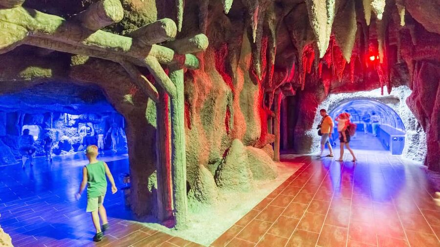 Antalya: Aquarium, Wax Museum, Snow World, Wild Park - The main aquarium, from oceans to Antalya’s waters