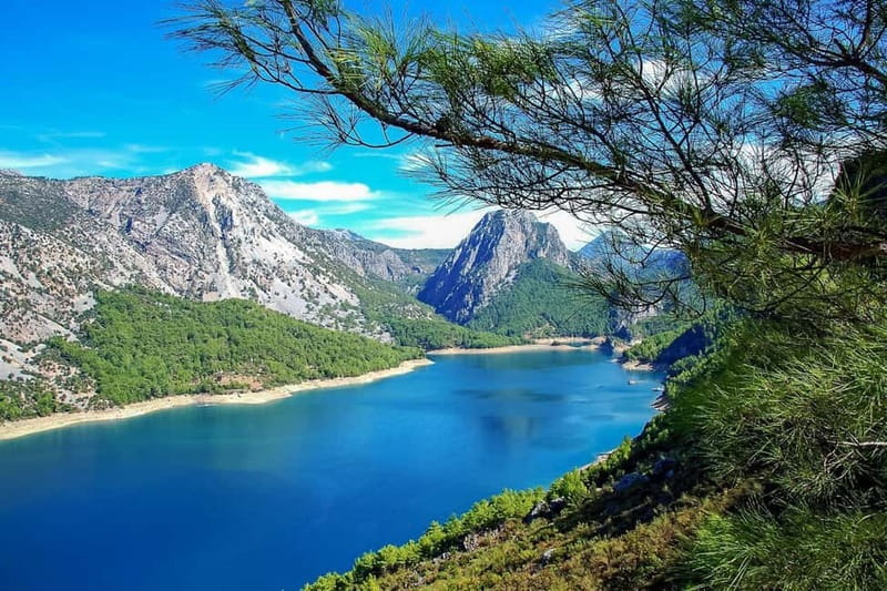 Antalya: Green Canyon Boat Trip w/Lunch near Green Lake - The boat atmosphere and smoking issue