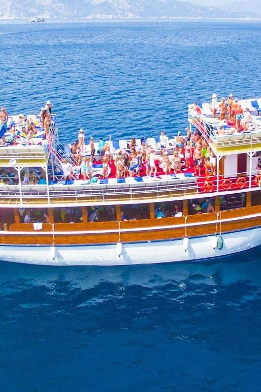Antalya: Guided City Tour with Waterfalls Tickets and Lunch - Guide quality and language choices