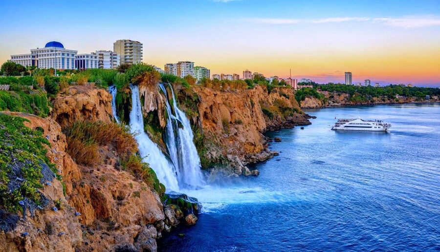 Antalya: Guided Old Town Tour with Boat Trip and Lunch - Lunch in Kaleiçi