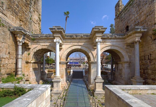 Antalya: Old Town Walking Tour incl. Turkish Tea and Baklava - Key points at a glance
