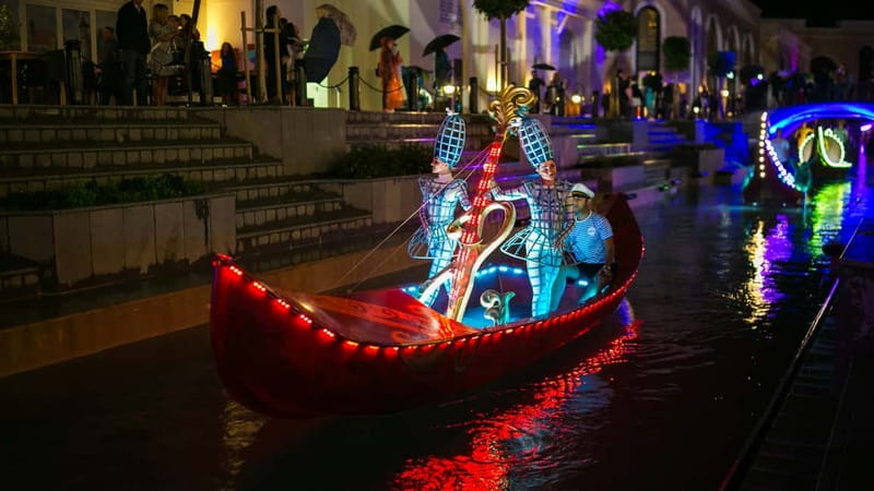 Antalya: The Land of Legends Night Show & Shopping Avenue - Shopping before the show