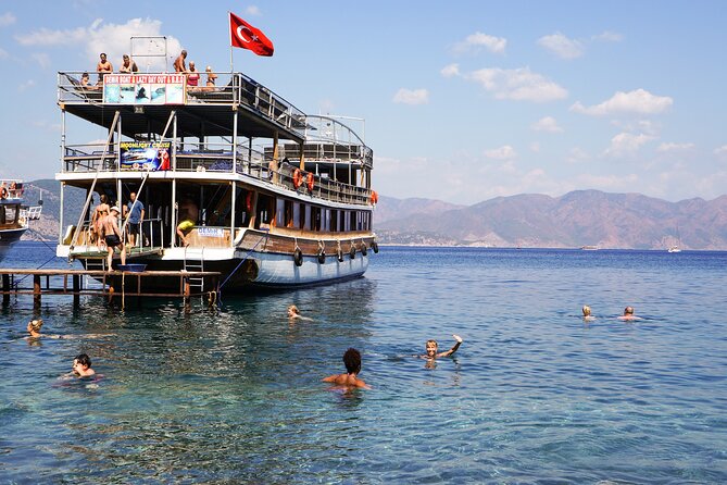 Dolphin Island Boat Trip – Swim, Sun & Lunch Included - The dolphin search and wildlife expectations