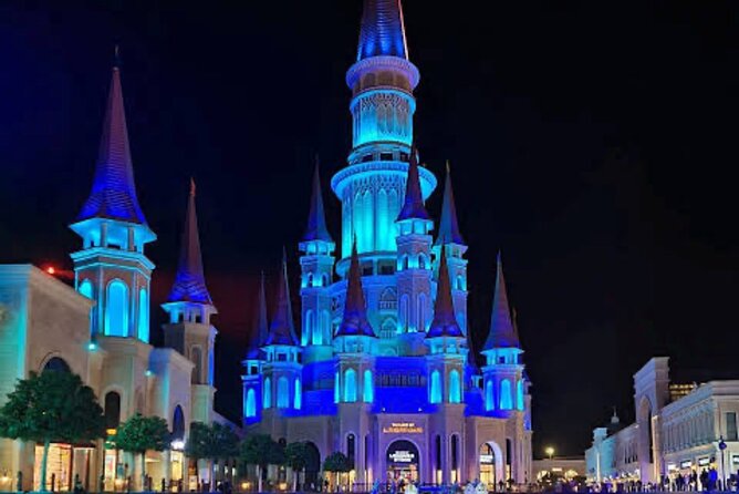 Free Night Show & Roundtrip Transfer Land of Legends Tour - The 6:30 pm departure and private transfer