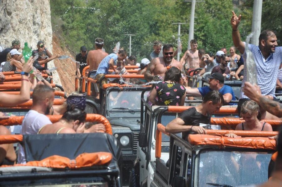 From Alanya: Jeep Safari Tour with Lunch at Dim River - Dim Cave: a cool break underground