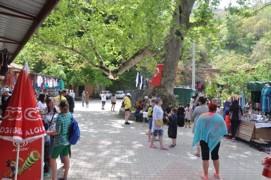 From Alanya: Jeep Safari Tour with Lunch at Dim River - Lunch beside Dim River