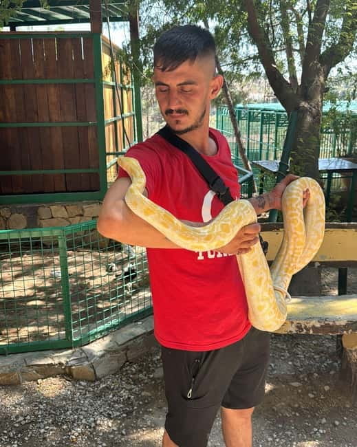 From Alanya: Lion Safari & Green Canyon Splash Feast w/Lunch - Starting in Manavgat with a water gun