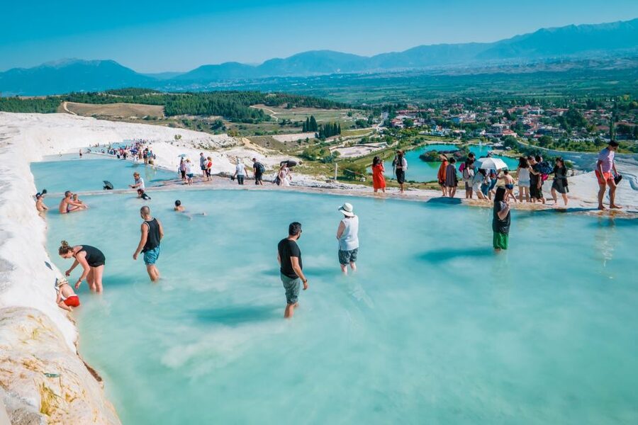 From Alanya: Pamukkale and Hierapolis Day Tour with Lunch - The guide and language question
