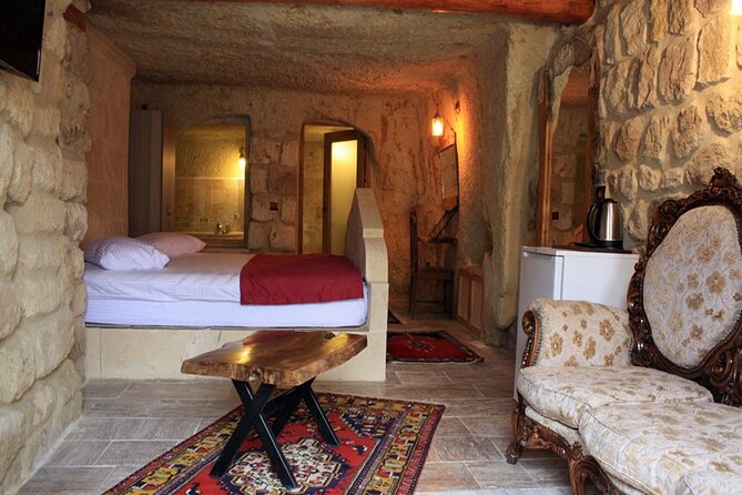From Antalya: 2-Day Cappadocia, Cave Hotel, & Balloon Tour - Sunrise: balloons, jeeps, and difficult choices