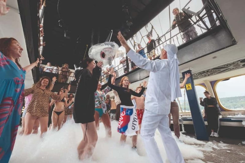 From Antalya/Kemer: All-Inclusive Party Boat with Lunch - DJ Tugi Nuri, foam, and the party program