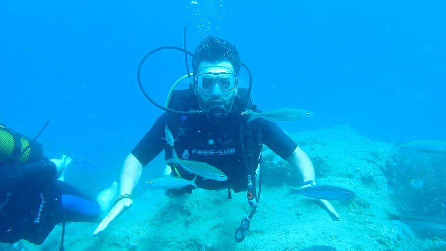 From Side: Guided Scuba Diving in Alanya w/ Lunch & Transfer - What the instructor support feels like