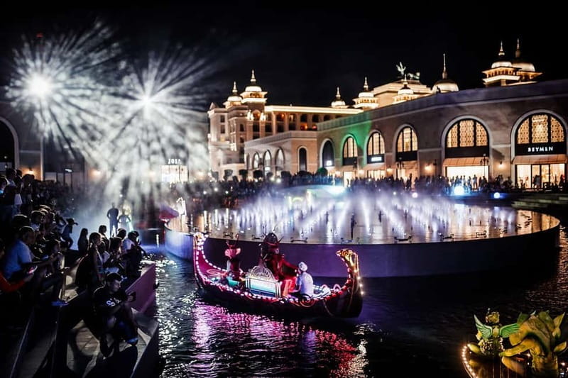 From Side: Land Of Legends Night Show With Transfer - What the Land of Legends evening is really like