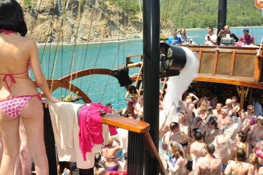 Kemer/Antalya/Belek/Kundu, Exciting Pirate Ship Adventure - Who will enjoy this boat trip most?
