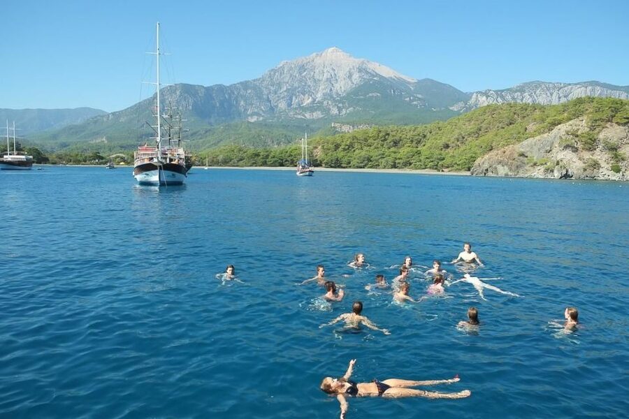 Kemer Full-Day Pirate Boat Trip with Lunch - The return cruise, music, and practical comfort